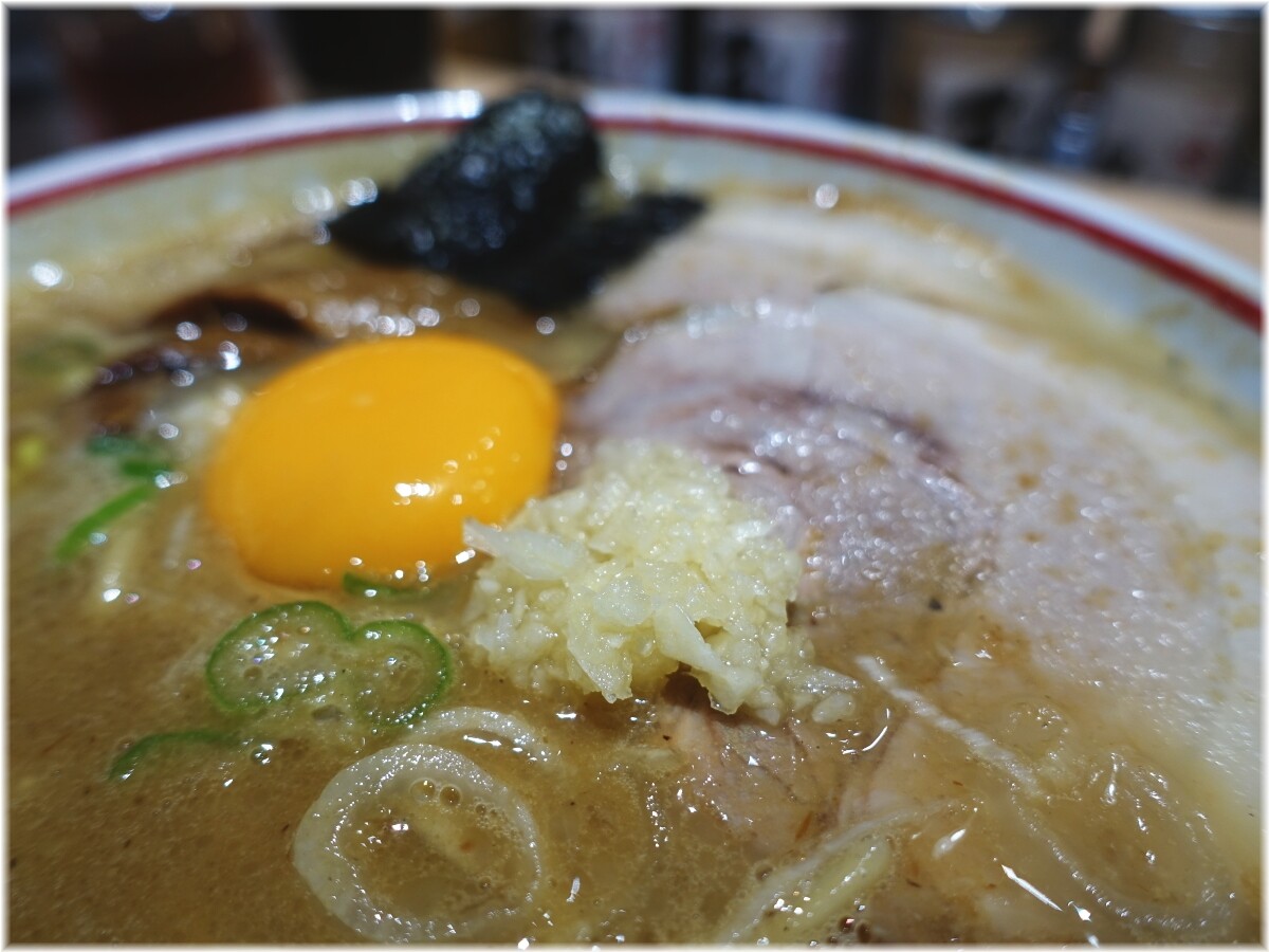 玉東京駅店 特製濃厚とろりそばに刻みニンニク