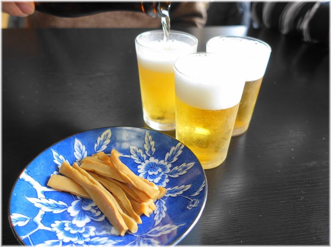 琴平荘 ビールとメンマ