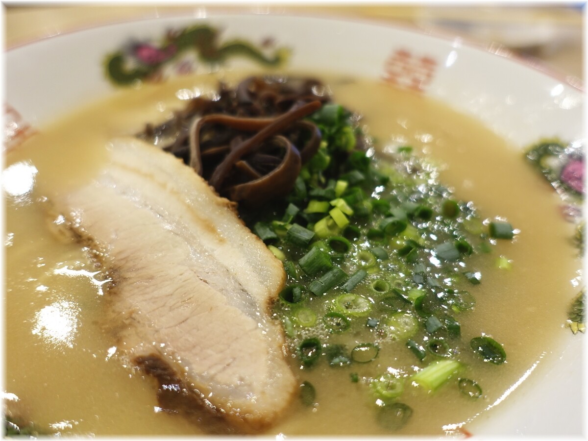 ぎょらん亭西早稲田店 十割ラーメンの具