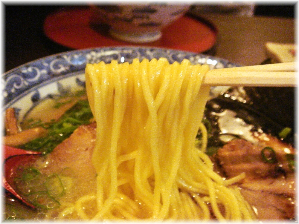 めん処しかた 塩ラーメン(鯛ダシ)の麺
