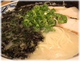 由丸 岩磯のりラーメンのスープ