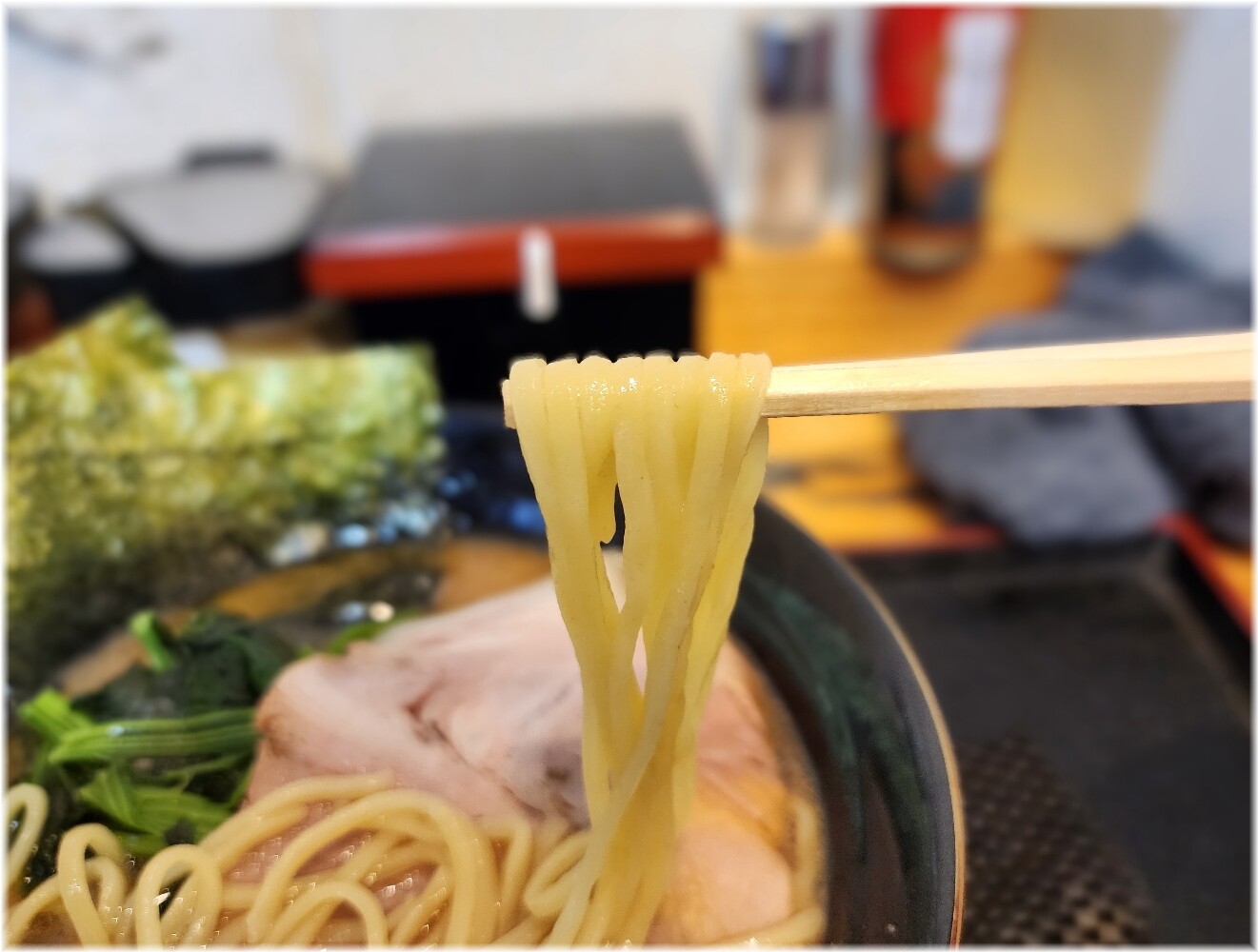 見田家 ラーメン(並)の麺