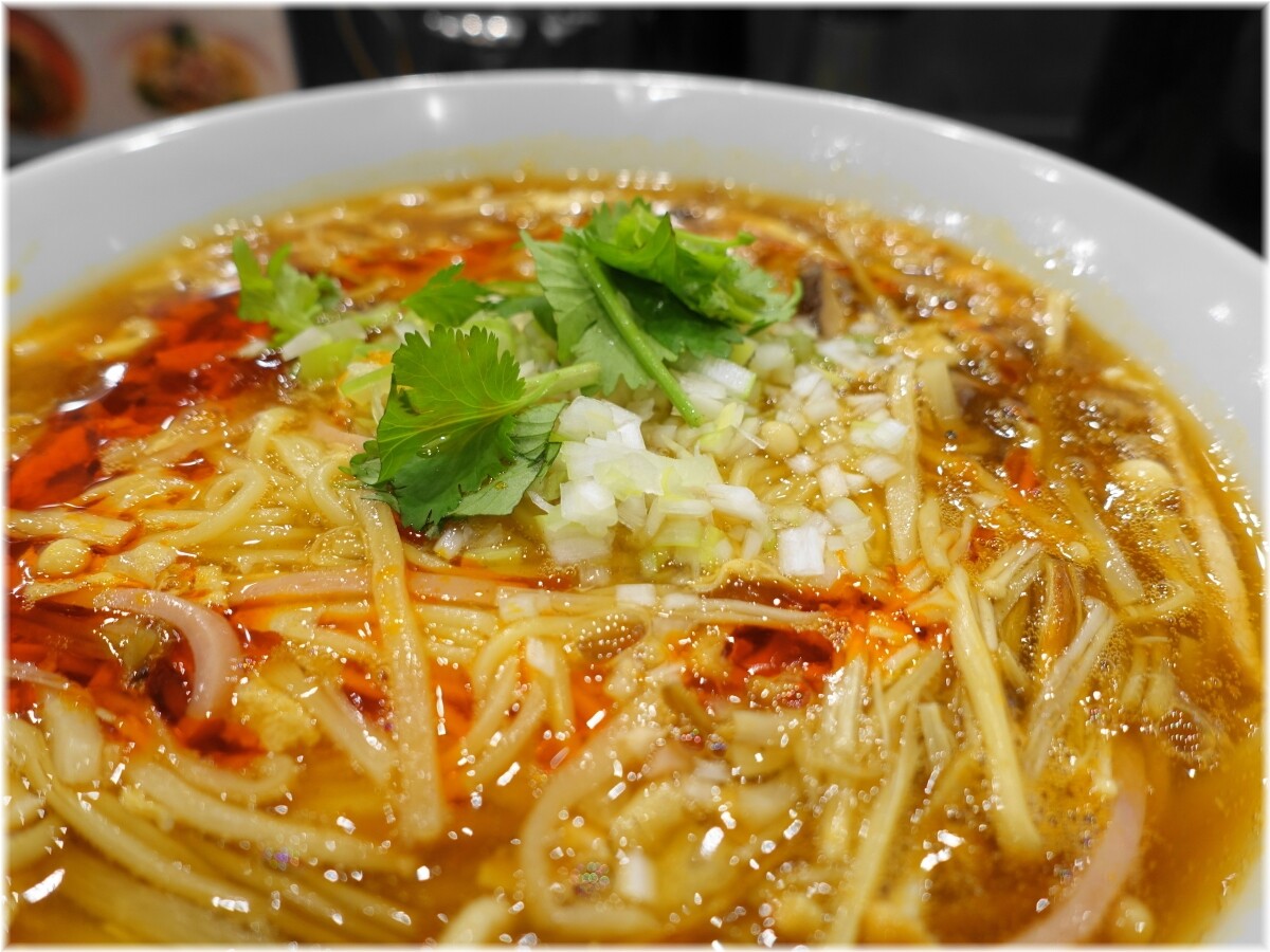 蝋燭屋京橋エドグラン店 酸辣湯麺の具2