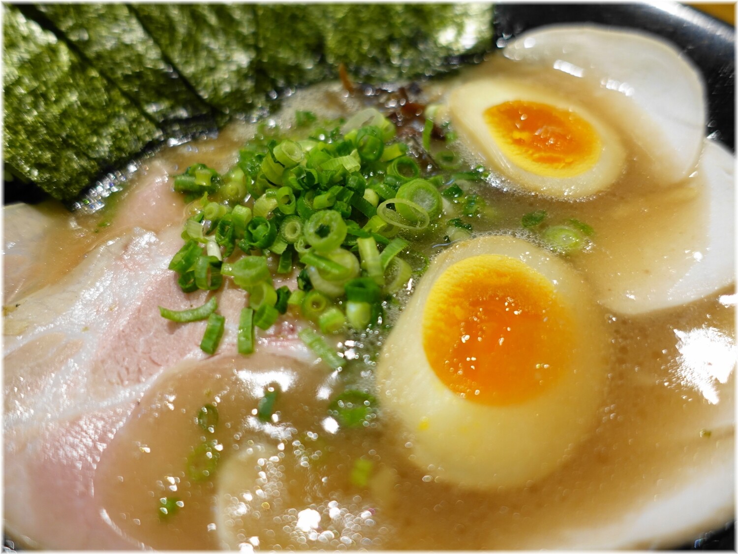 博多一瑞亭14 特製豚骨ラーメンの具2