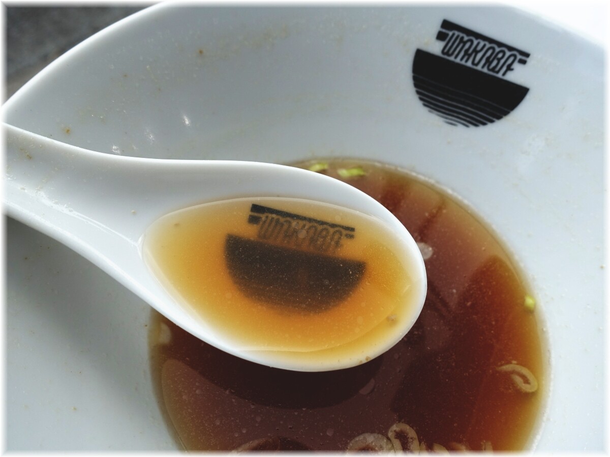 若葉 中華そばのスープ