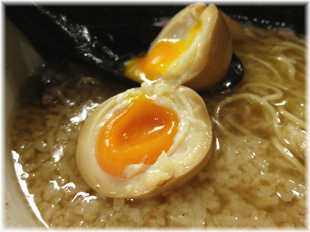 つなぎ 濃厚つなスペ醤油の味玉