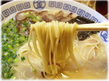 博多まるきんらーめん ラーメンの麺