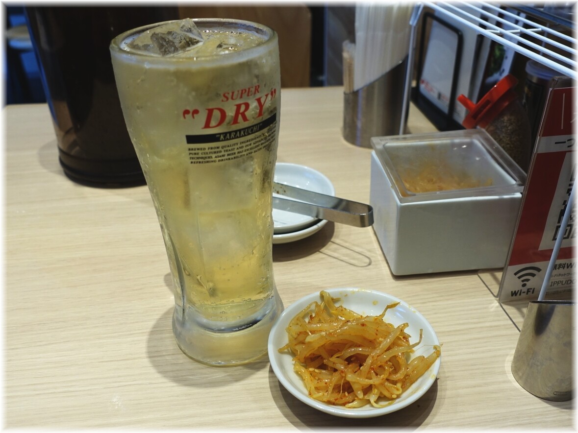 一風堂浅草橋本舗 ハイボールと辛モヤシ