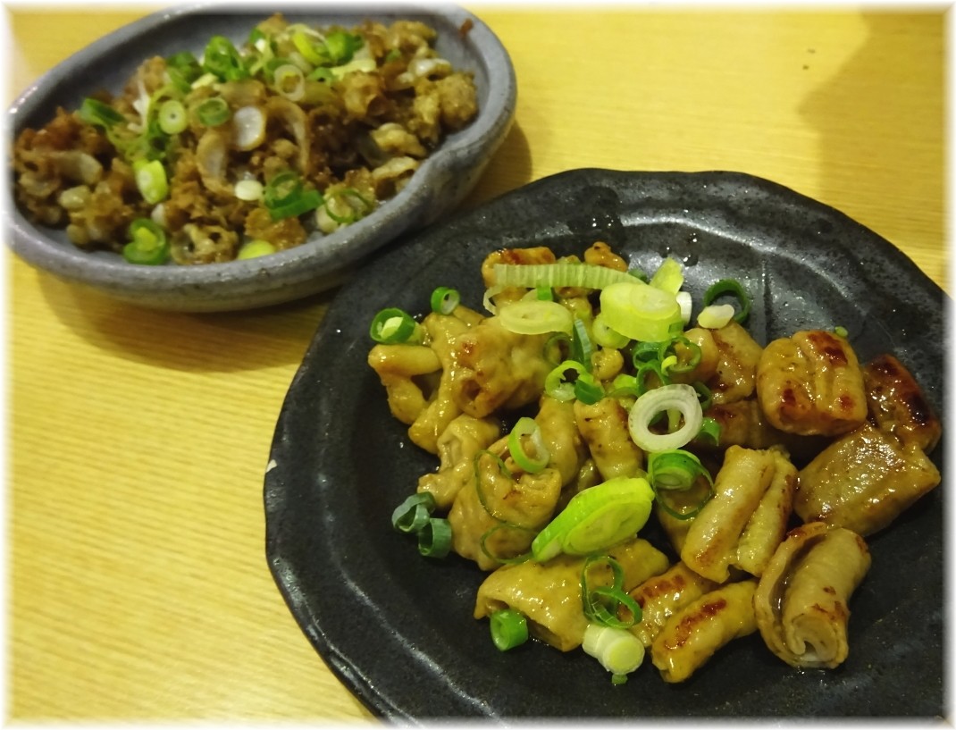 潘陽軒本店 ホルモンと軟骨炒め