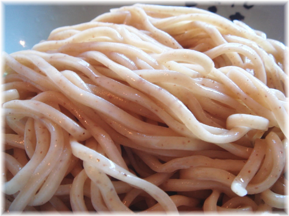 三三七 つけめん一番搾りの麺1