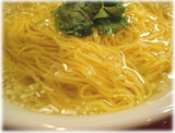 中国そば 基 塩光麺のスープ