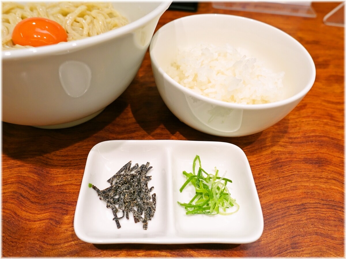 三馬路東京店 塩昆布水のTKMの具
