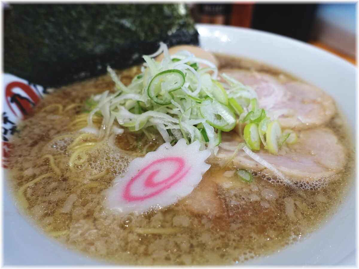 天下無双ラーメン壁乃店 背脂醤油特製ラーメンの具