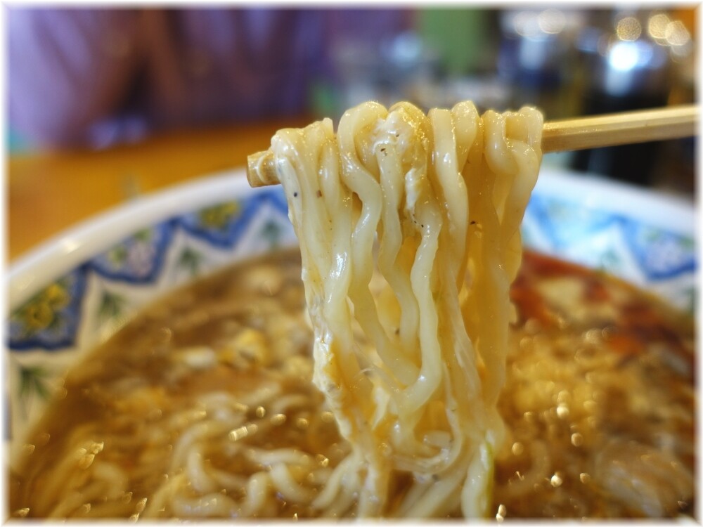 揚州商人渋谷センター街店 スーラータンメンの麺
