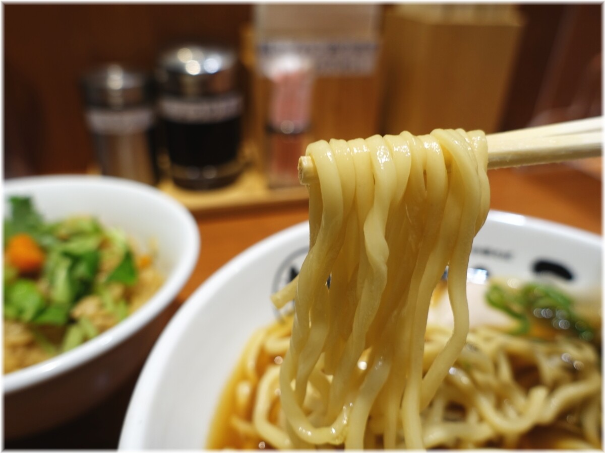 ひらこ屋TRSミ店 あっさり煮干そばの麺