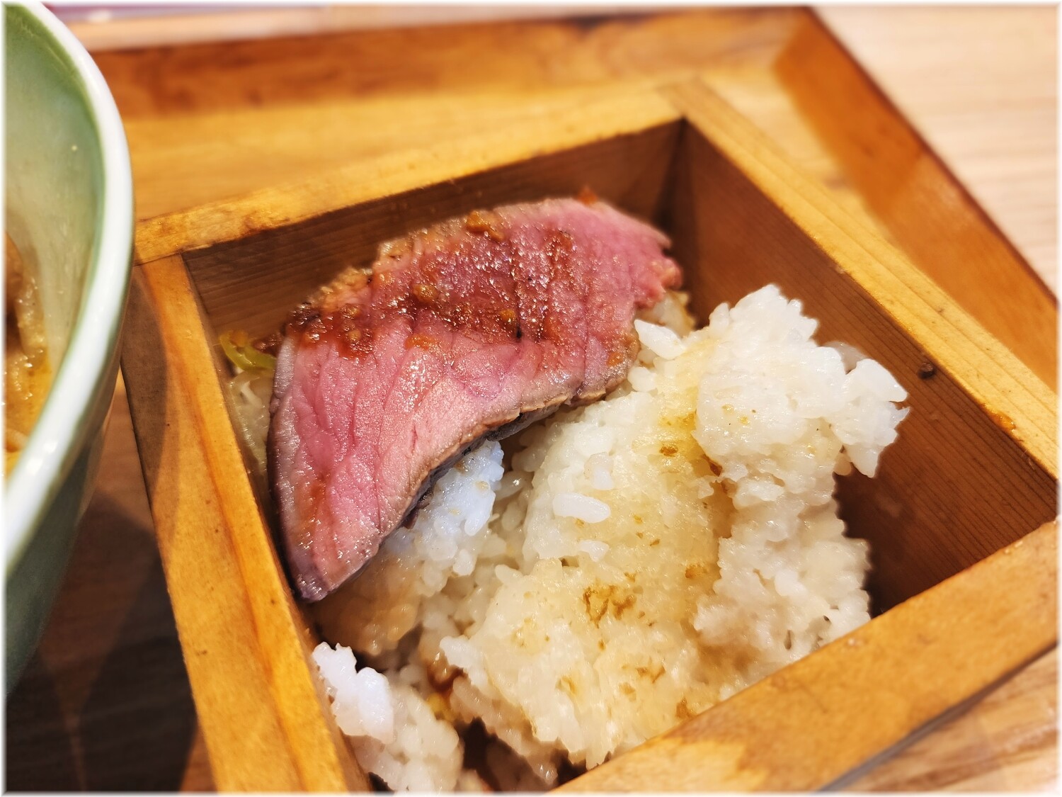 食堂ミサ八潮店 ステーキ丼のご飯2