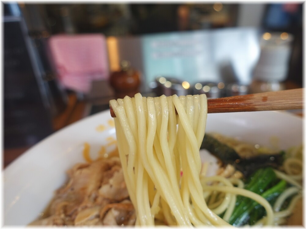 しょうがの湯 白玉生姜ラーメンの麺
