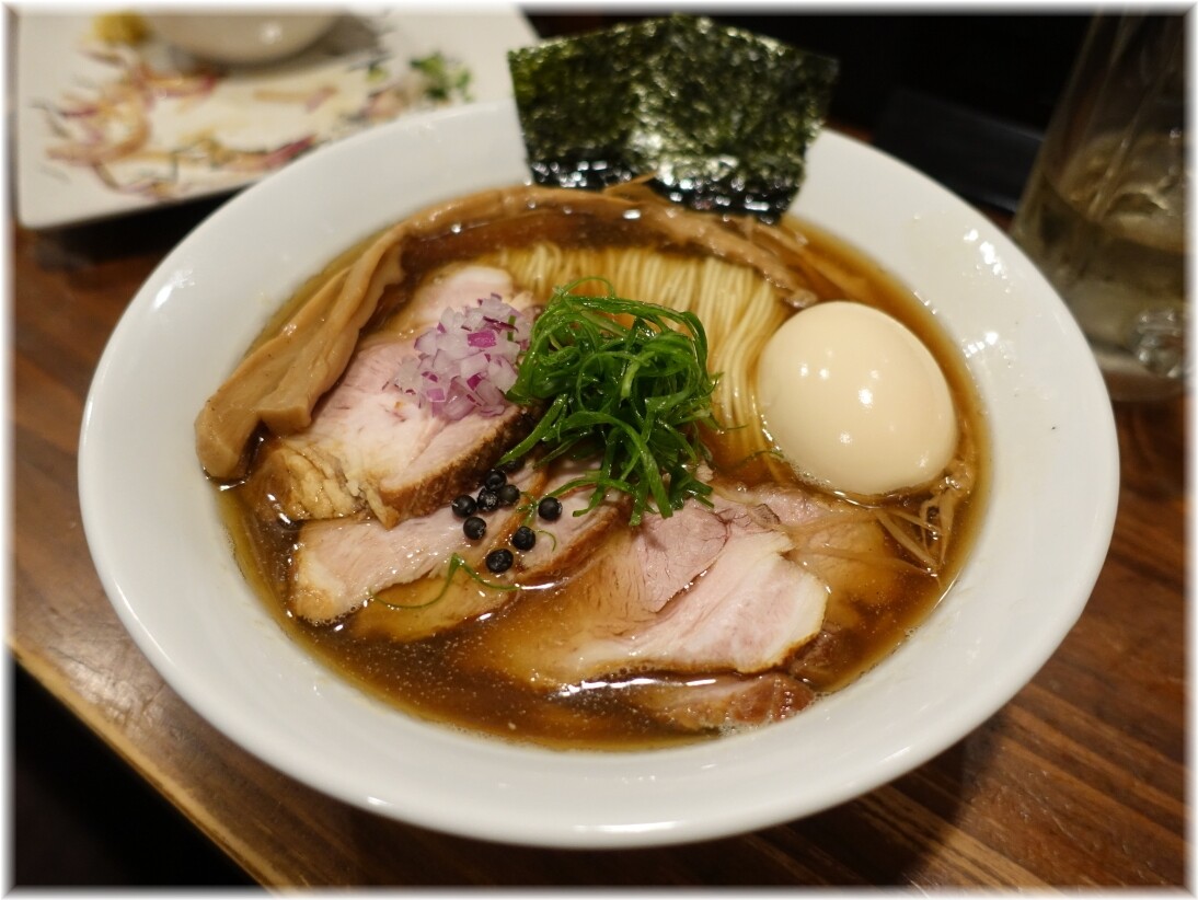だれやめや 特製らぁ麺