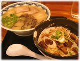 由丸 ラーメンと豚ばらチャーシューごはん