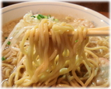ラーメン吉野 ラーメンの太麺