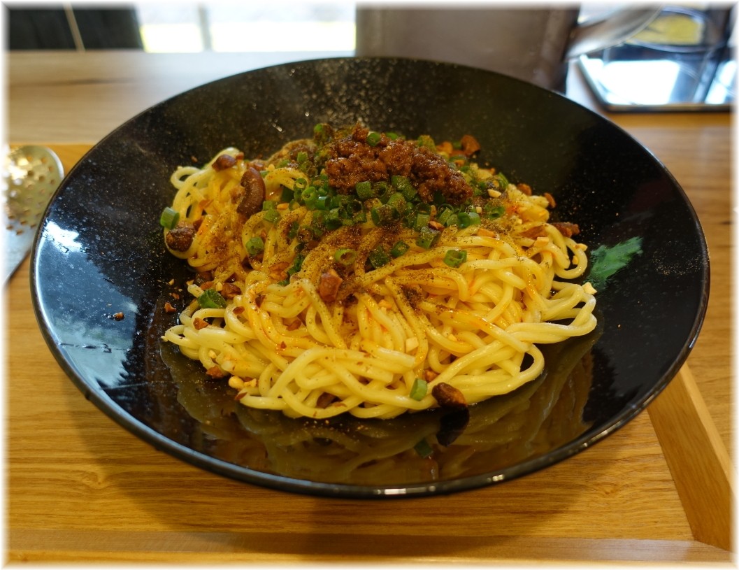 担々麺ぺんぺん 成都担担麺