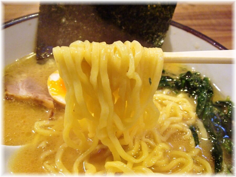 横濱家 ラーメンの麺
