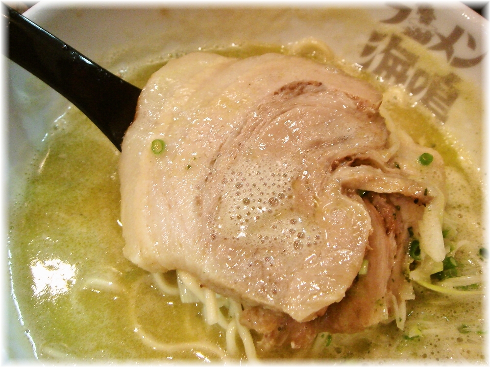 海鳴 中洲店 ラーメンジェノバのチャーシュー
