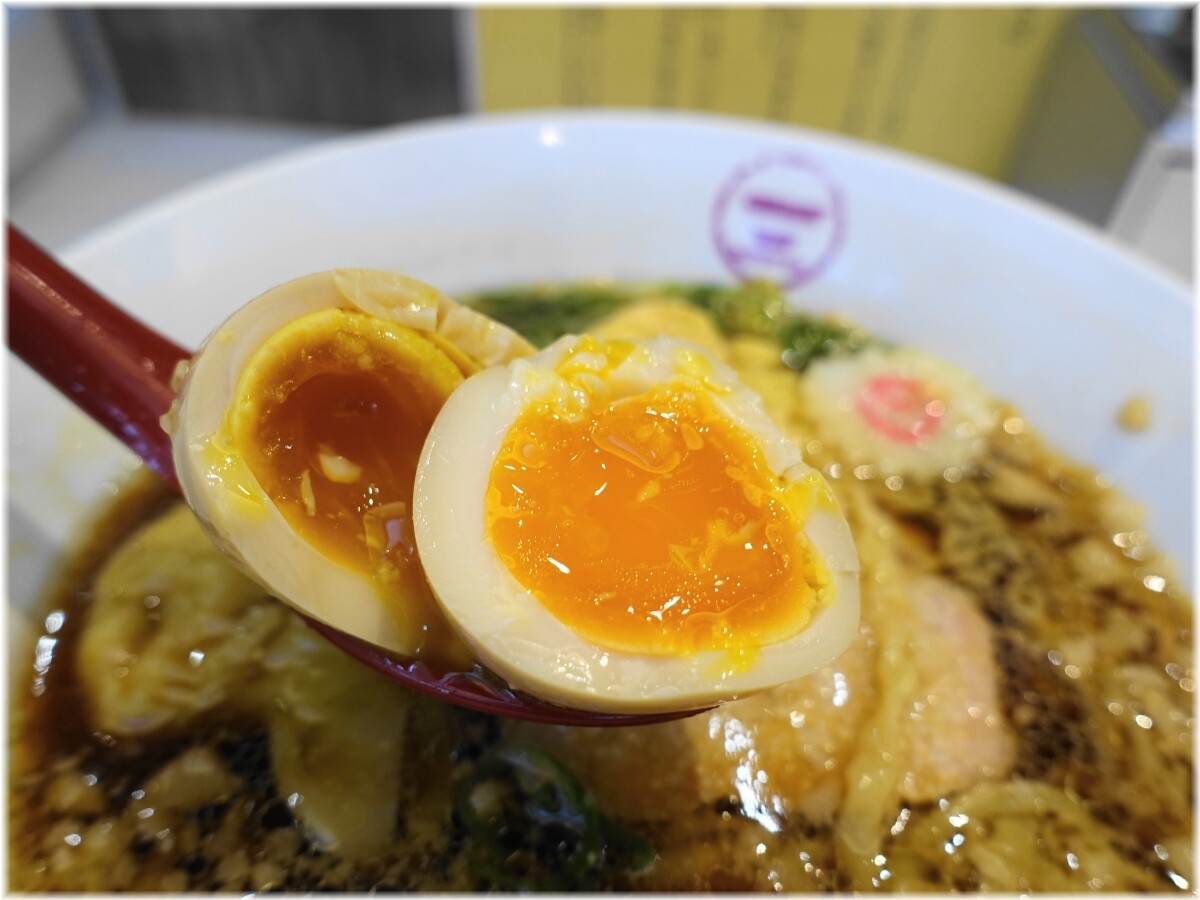 維新商店 みなとみらい店 特中華そばの味玉