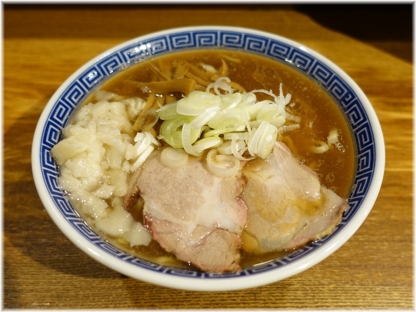 神保町可以 煮干し中華そば背脂入り