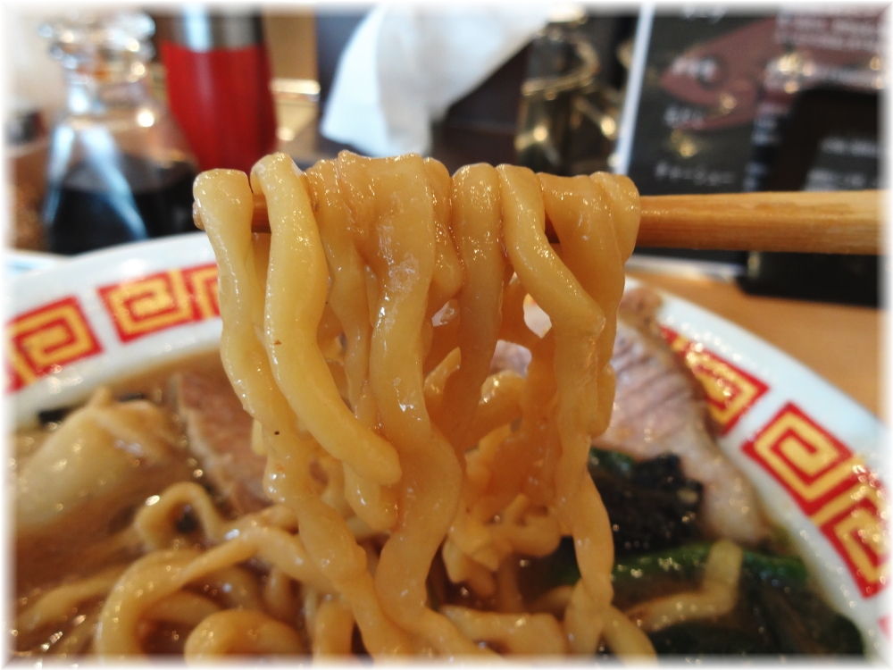 凪Noodle BAR 煮干ラーメンの麺