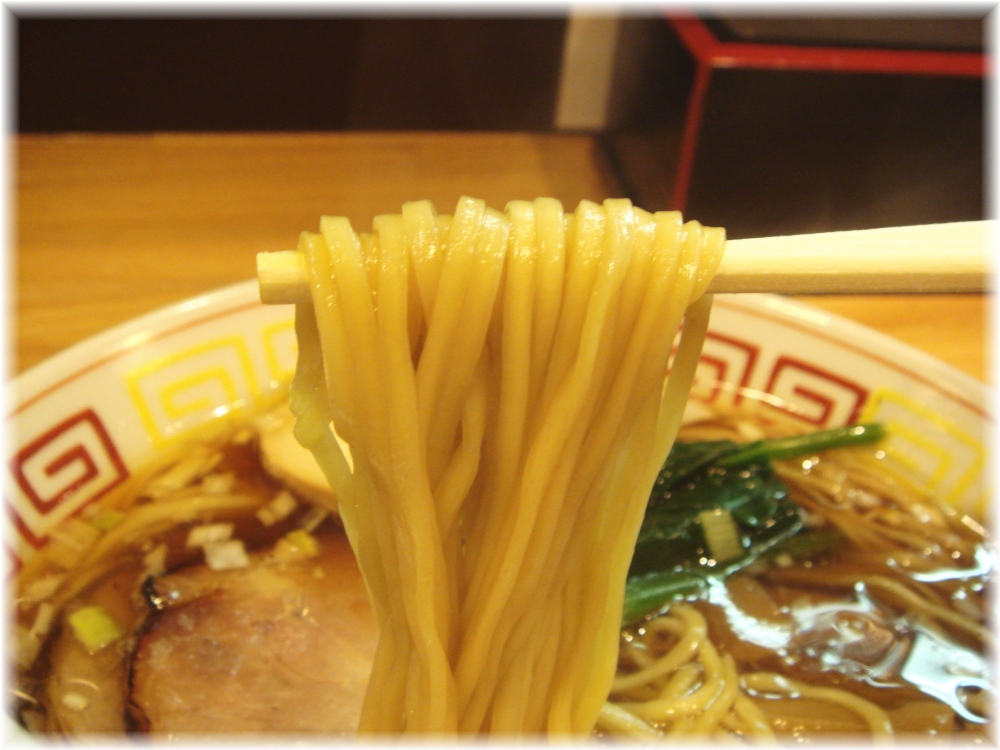 づゅる麺豚あじ恵比寿神社前 昭和の中華そばの麺