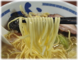 たけちゃんにぼしらーめん 豚骨ラーメンの麺