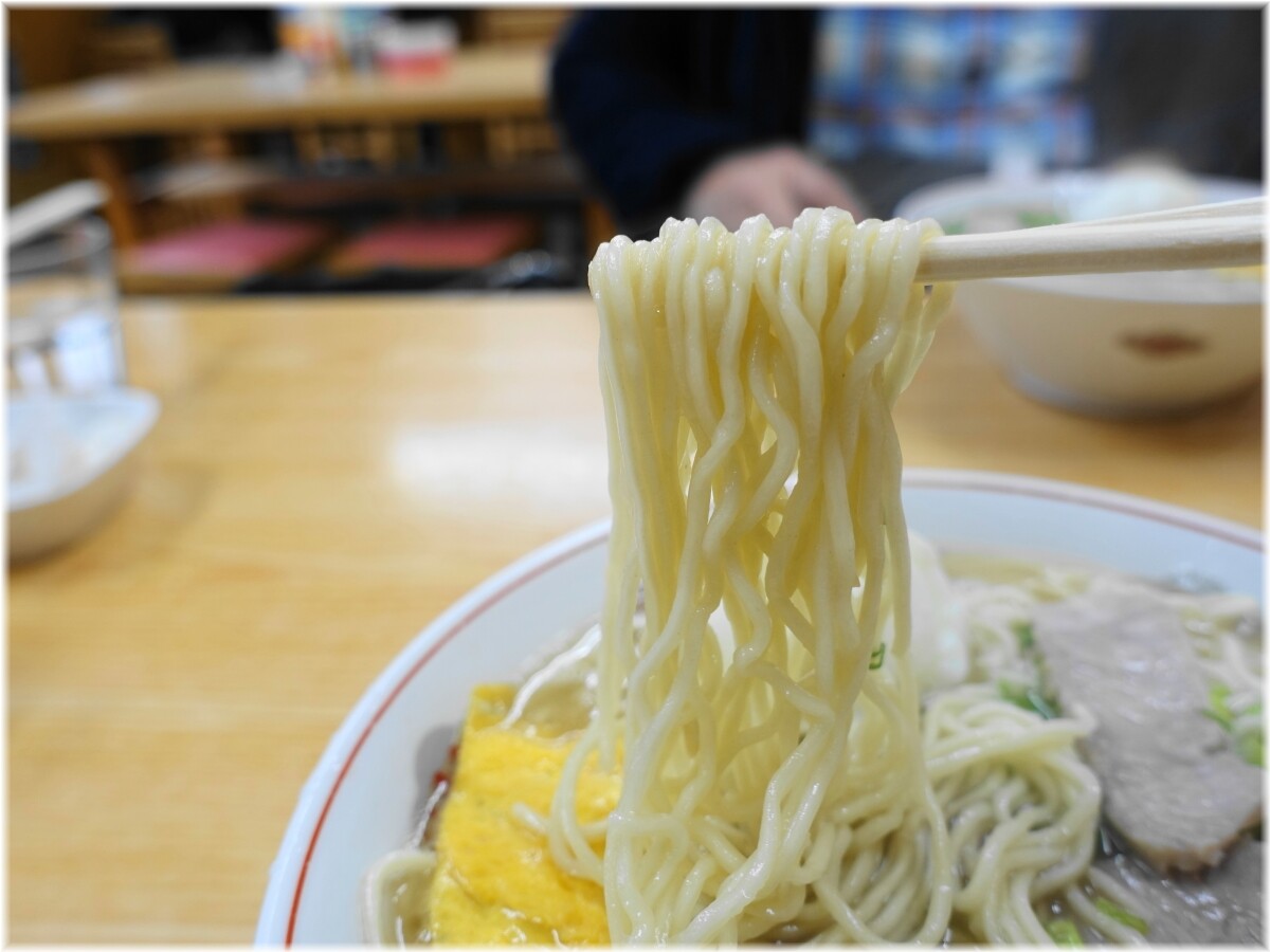ペルー軒 ラーメンの麺