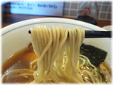 麺処びぎ屋 醤油らーめん半熟味付玉子入りの麺
