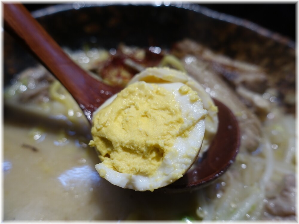 ひつじの木 特製味噌ラーメンの味玉