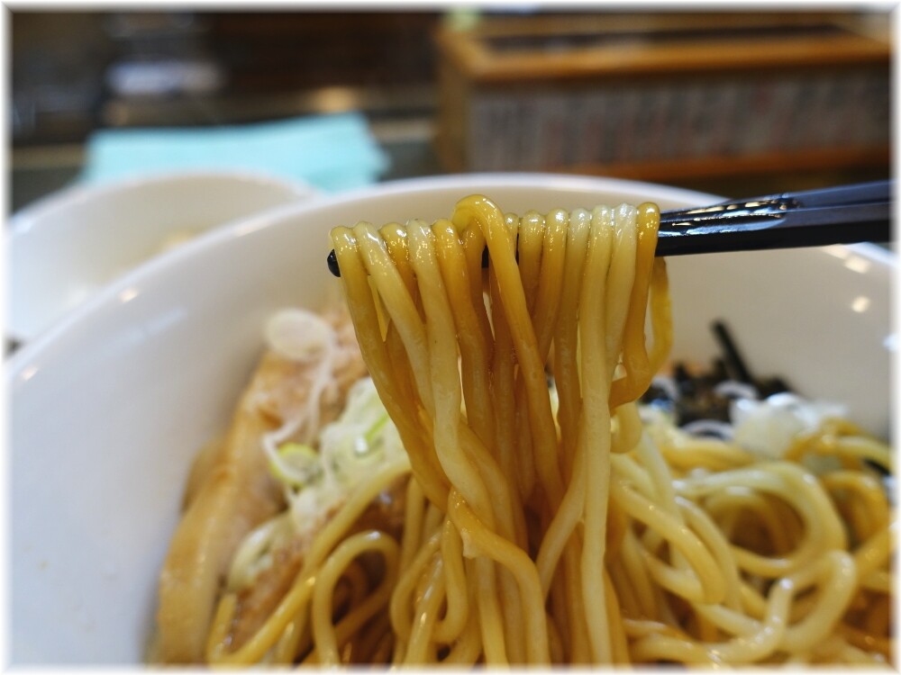 風来居2 こだわりのまぜ麺の麺