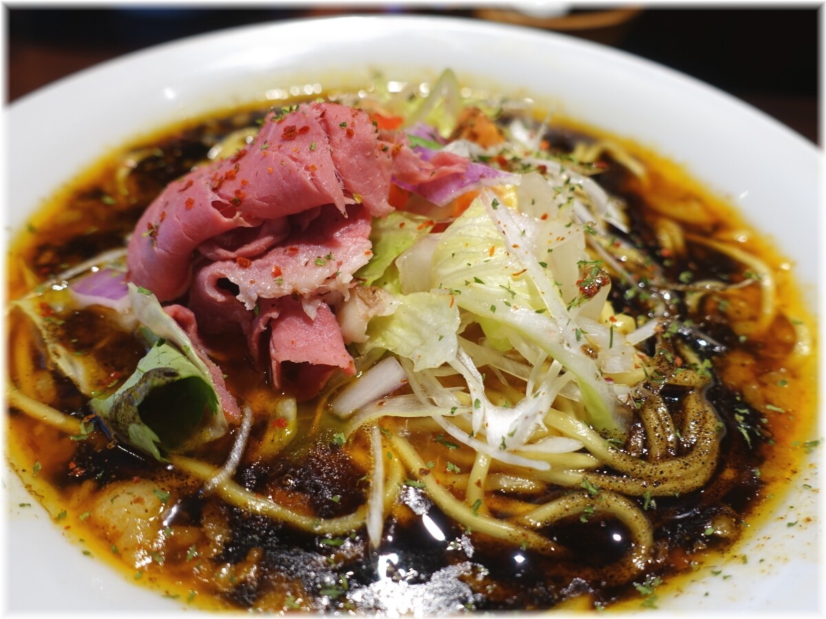 牛王 spicy curry牛骨らー麺の具