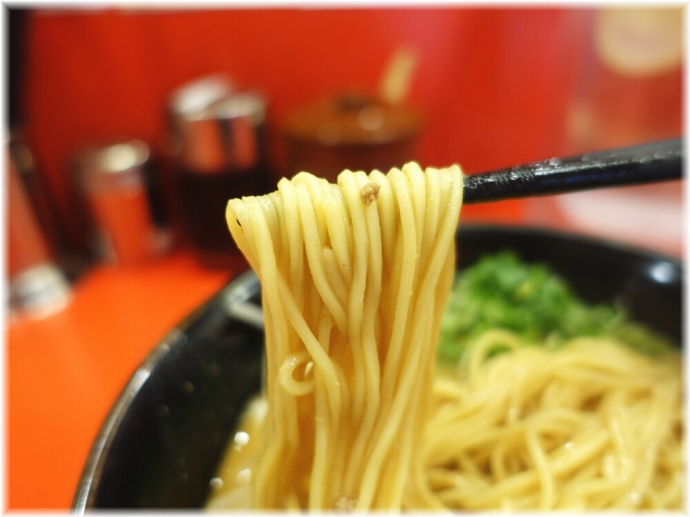 天下一品田町店7 味噌ラーメンの麺
