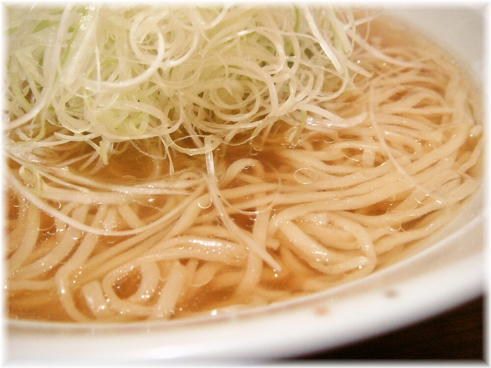 川端らーめん ネギラーメンのスープ