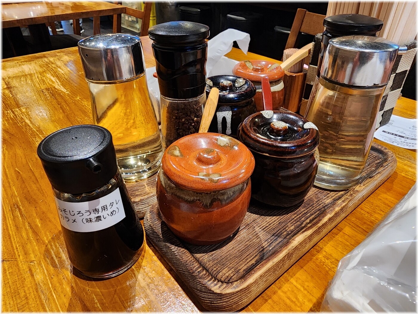 らーめん蓮 卓上の調味料等