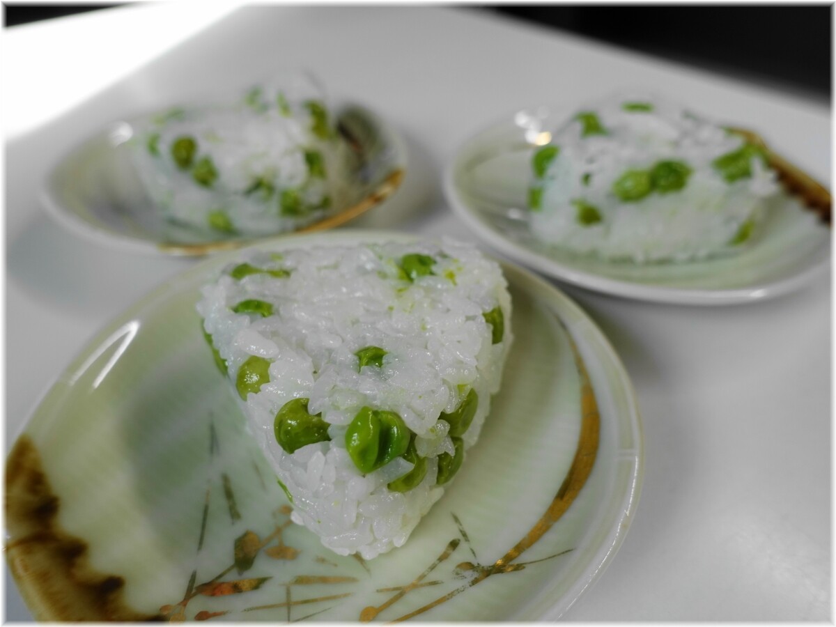 沖食堂 ピースおにぎり