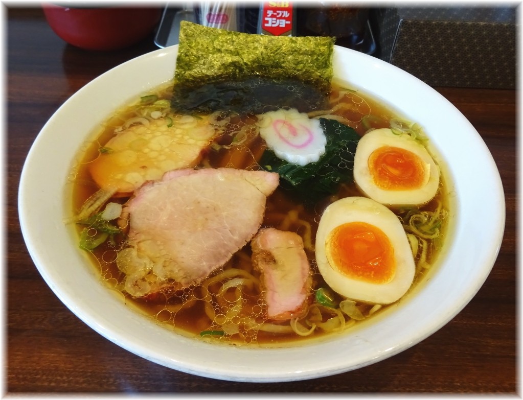 賀乃屋 手打中華そば味玉入り