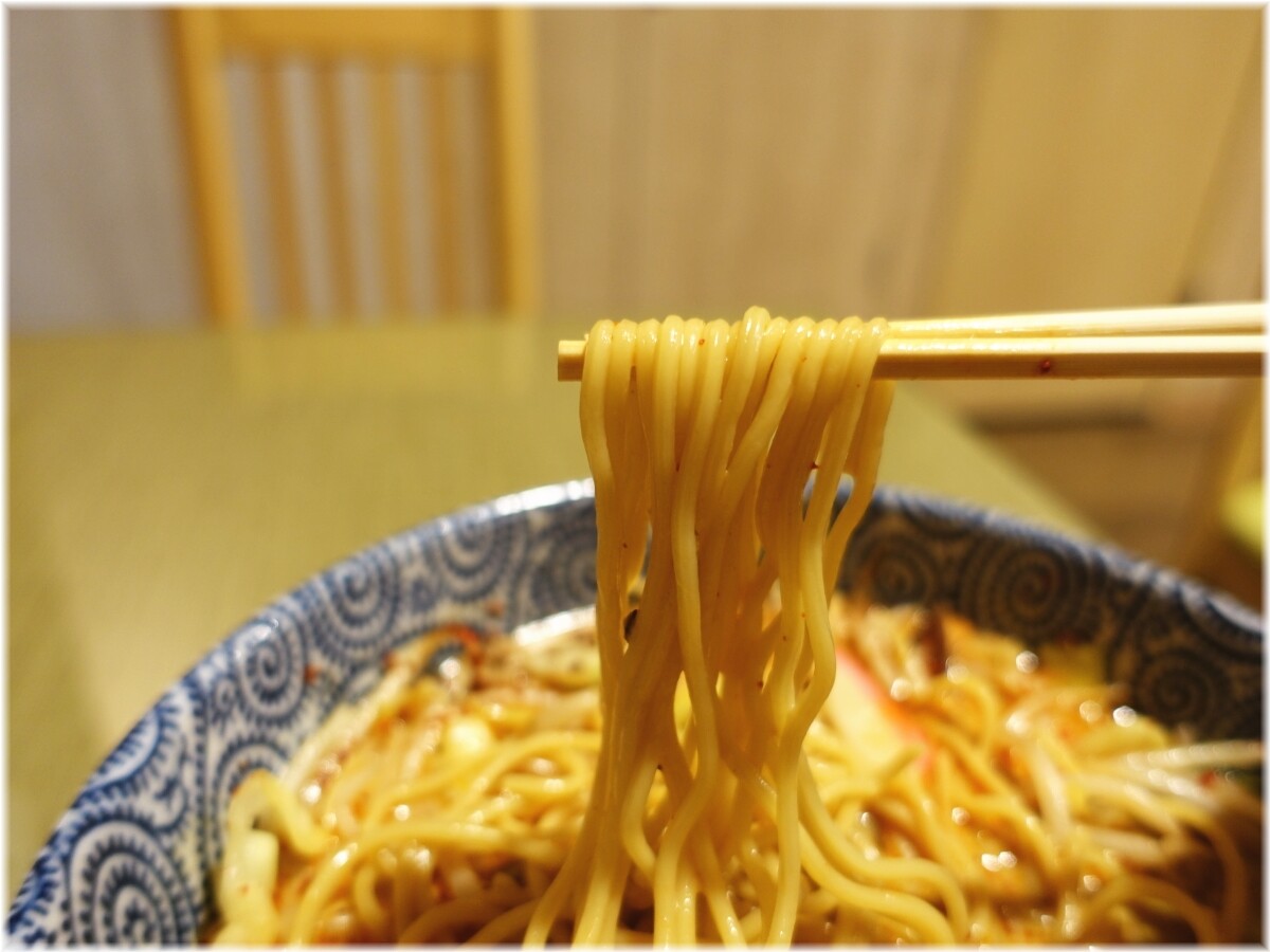 東京味噌ちゃんぽん シビ辛味噌ちゃんぽんの麺