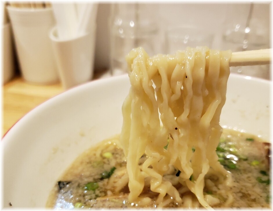 大喜14 背脂入り煮干しらーめんの麺