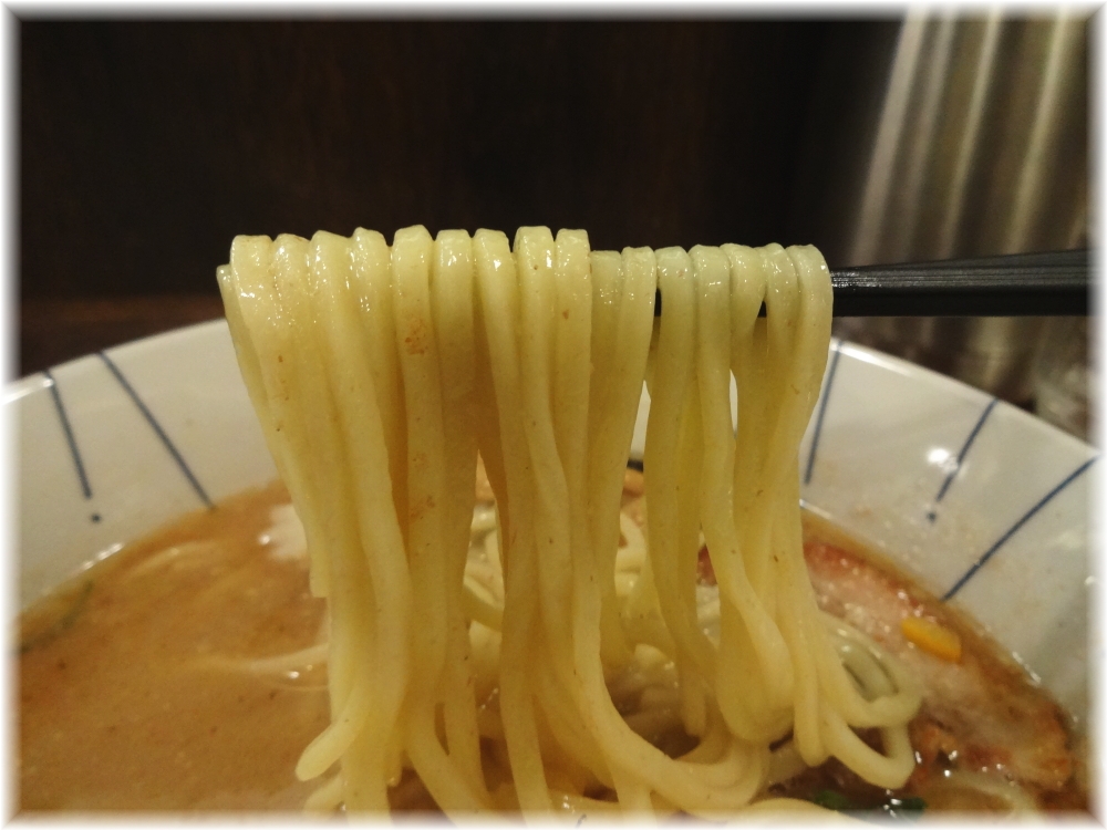 麺恋処き楽 中華そばの麺
