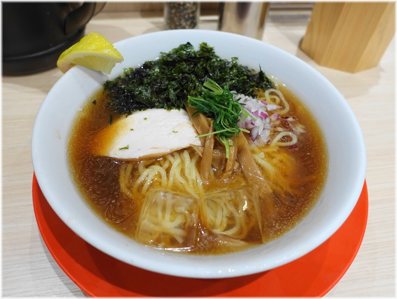 七彩飯店＠東京駅八重洲地下街（ヤエチカ） : あまおじさんのラーメン