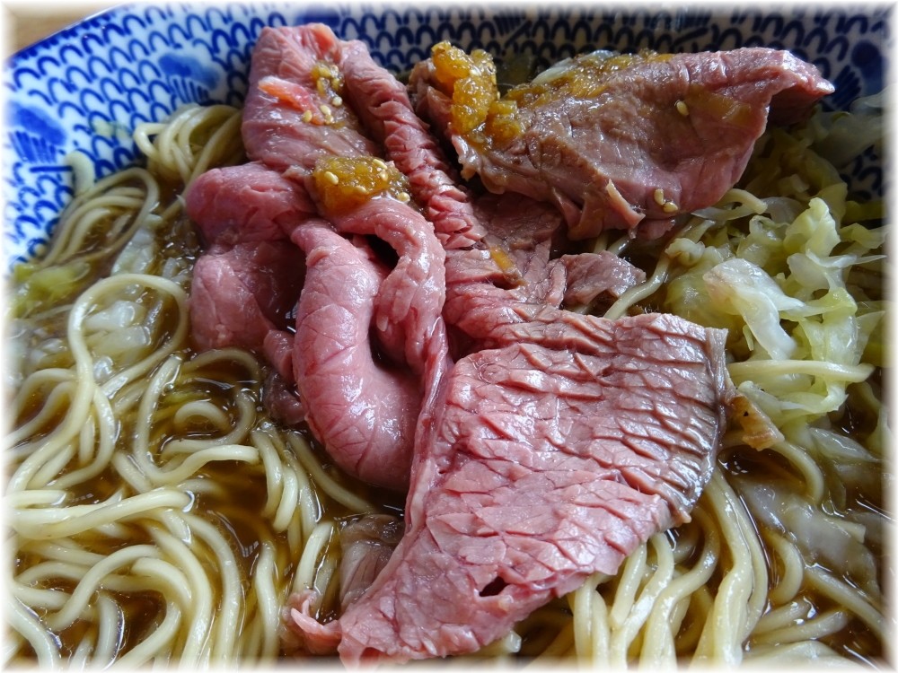 ぐるまん野州男 牛そばローストビーフのせのローストビーフ