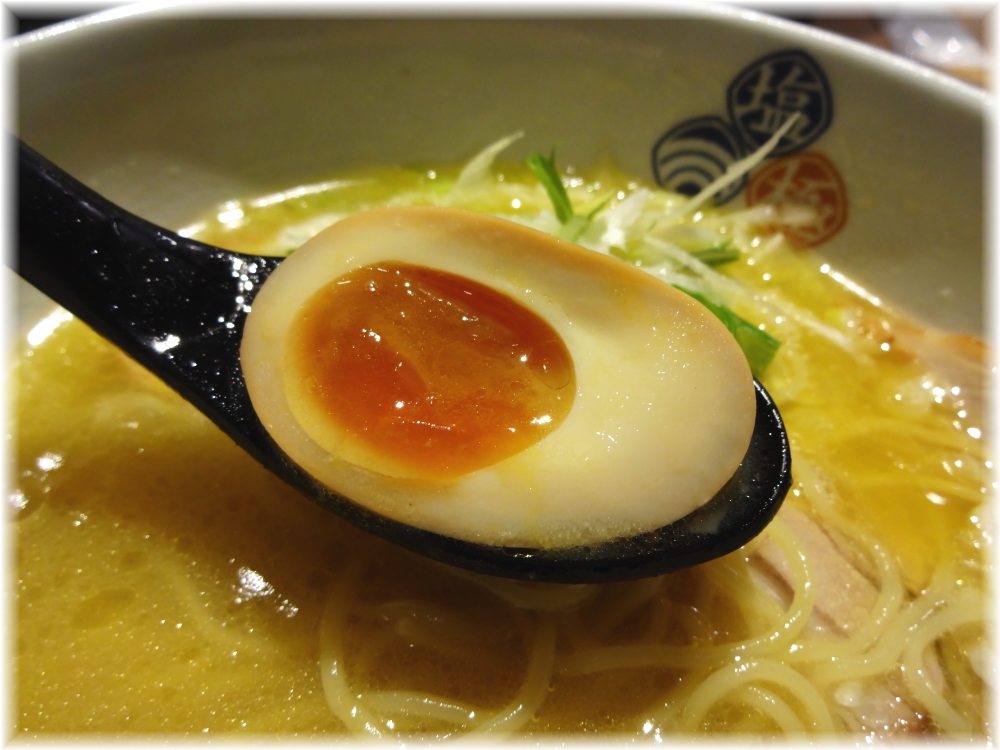 塩逸品五代目けいすけ 大人の燻製味玉