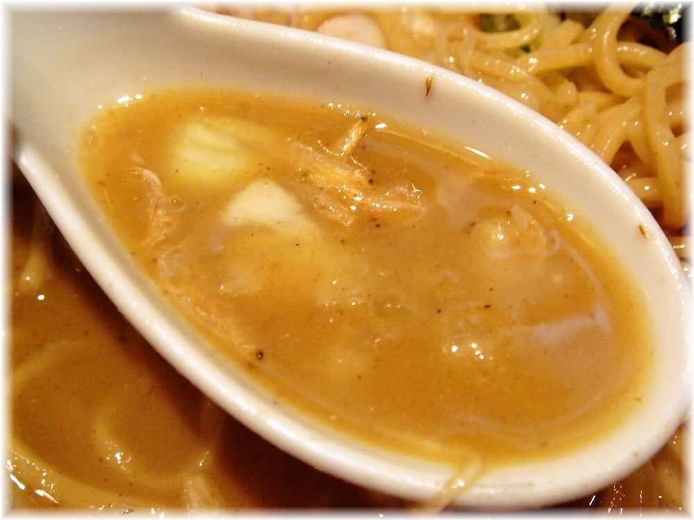 大八車 中濃にぼし麺のスープ