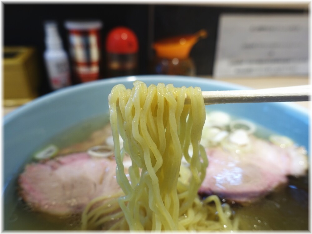 まる惠中華そば チャーシューメンの麺